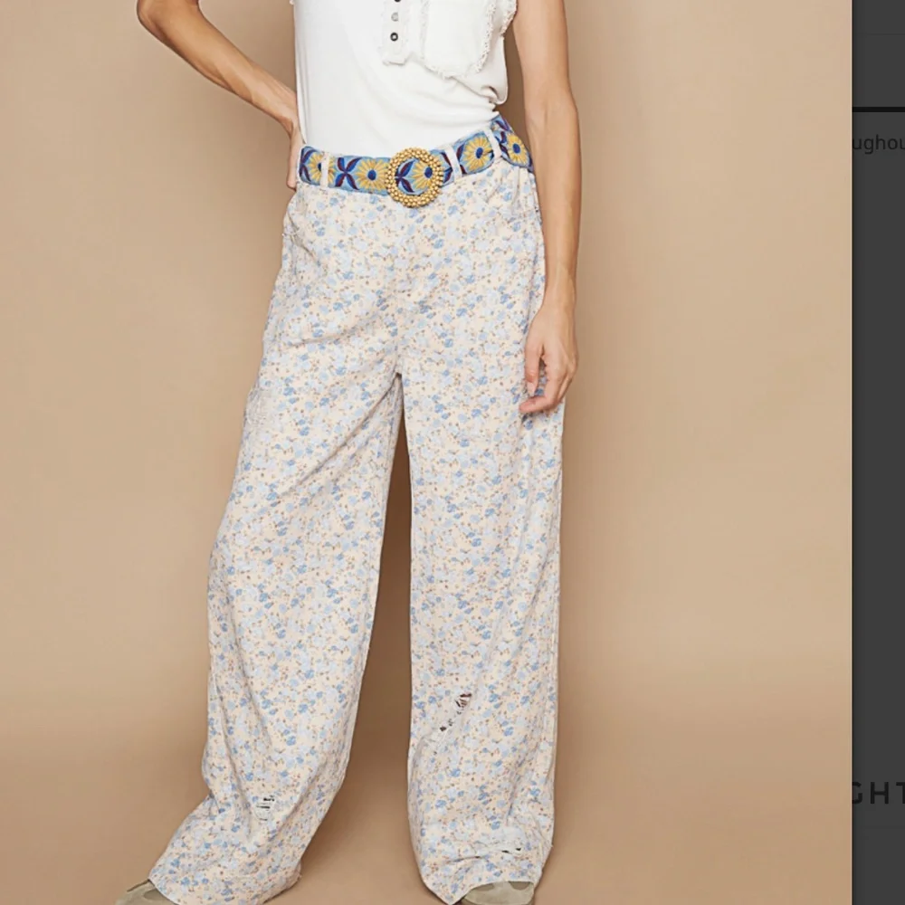 16. NWOT POL Floral Wide Leg Jeans - Blue and Cream - Picture 5 of 6